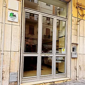 Pensión Punto House Ferrovia